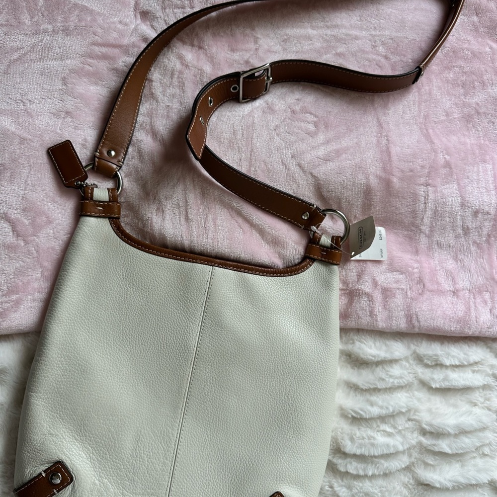 New Coach Crossbody but not in perfect condition (little stain) - Picture 2 of 3
